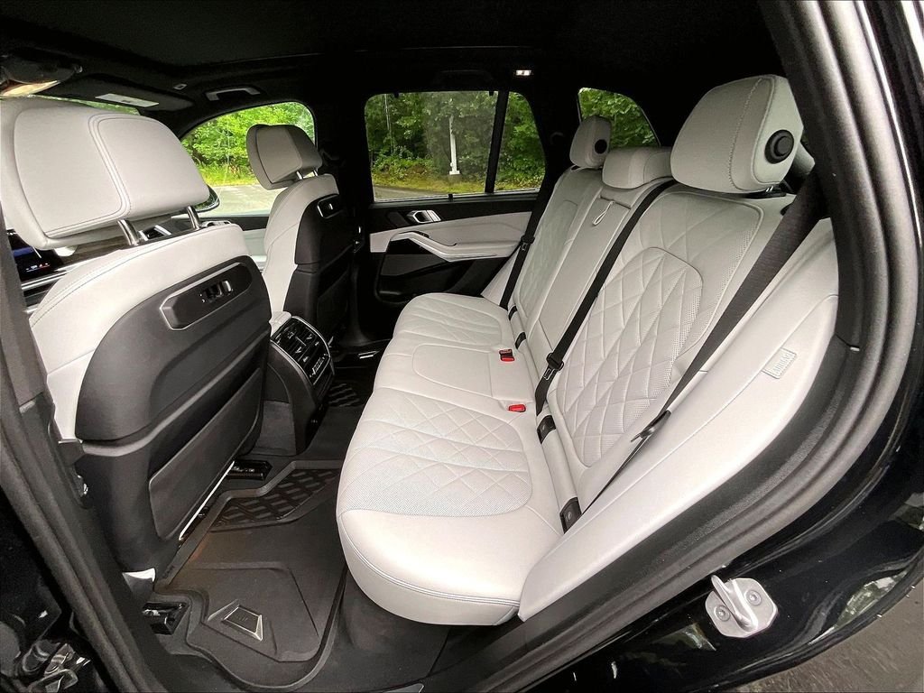 Used 2024 BMW X5 xDrive40i w/ Premium Package AWD/4WD image 15