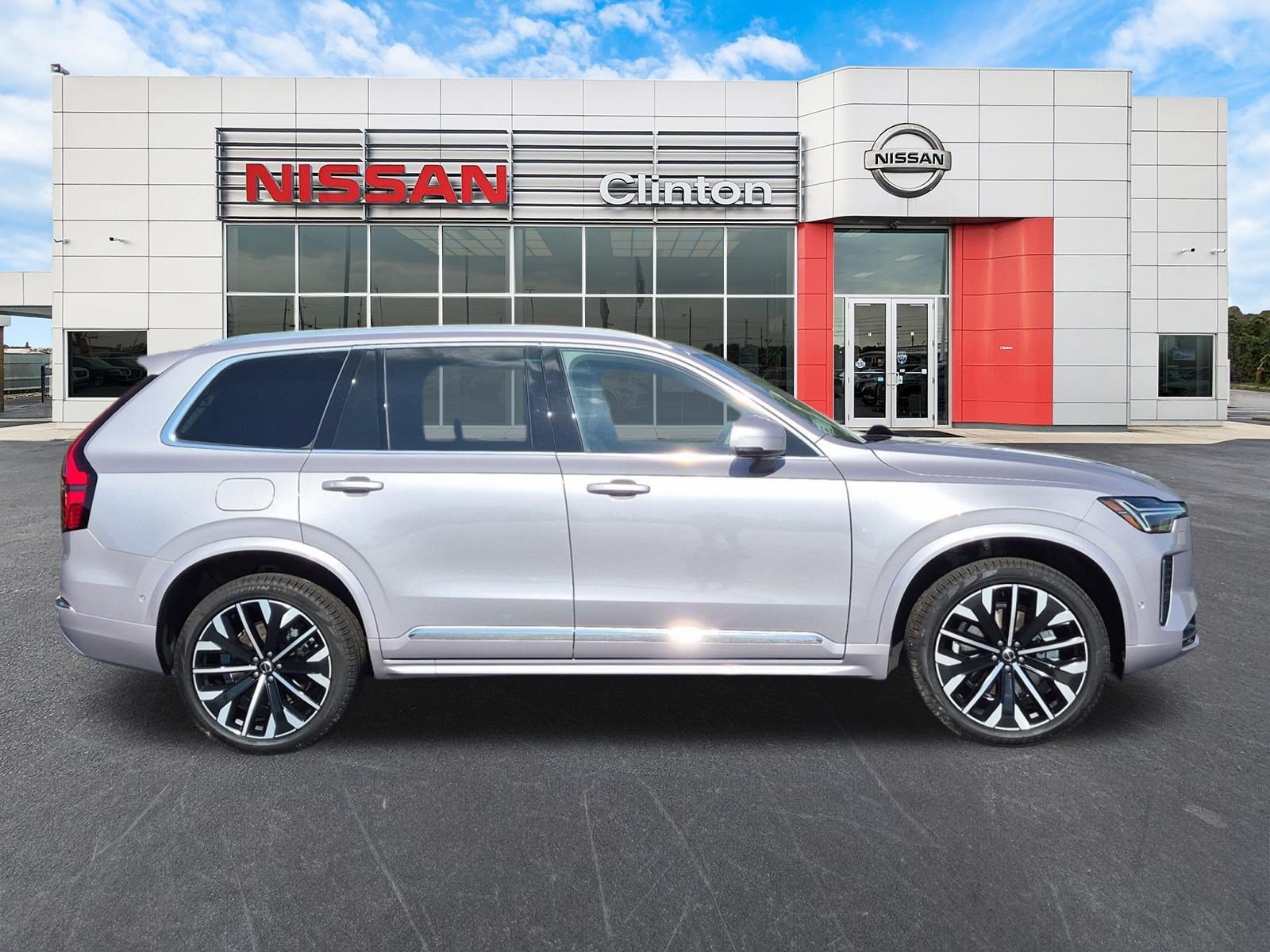 Used 2026 Volvo XC90 B6 Plus AWD/4WD image 2