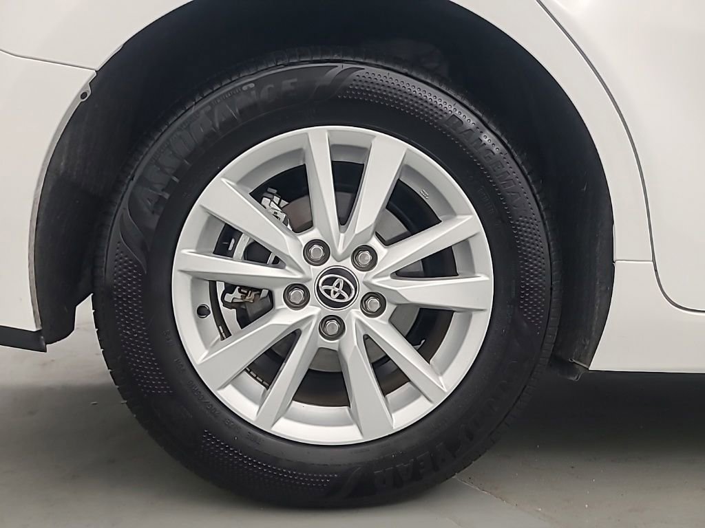 Used 2026 Toyota Camry LE FWD image 9