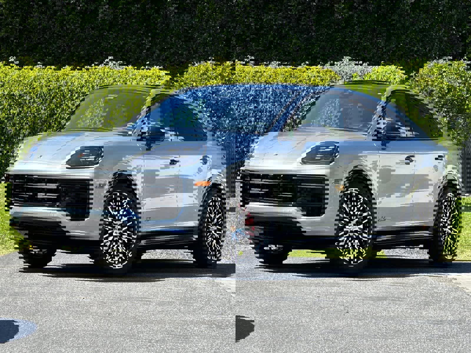 New 2026 Porsche Cayenne GTS image 1