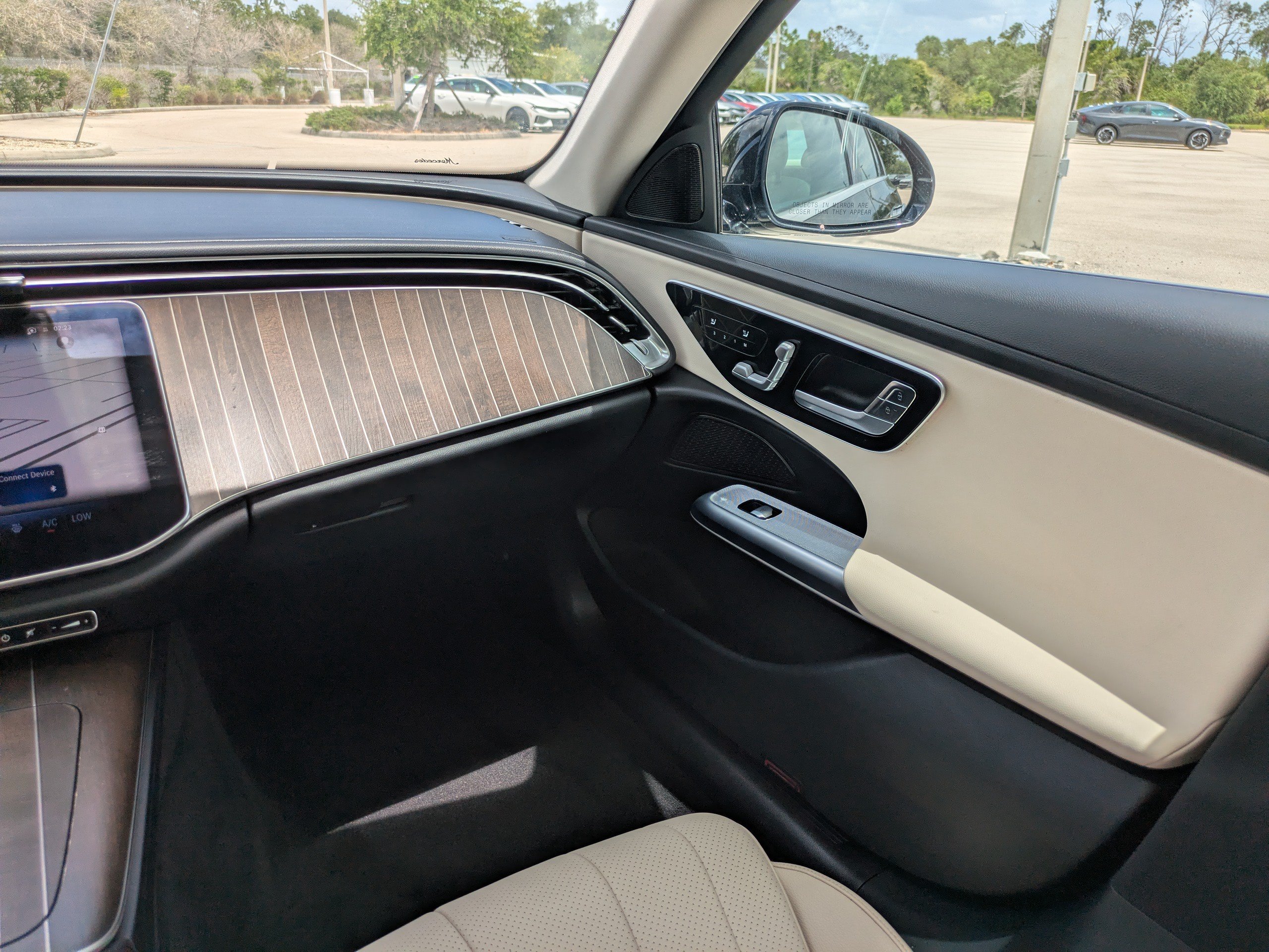 Used 2025 Mercedes-Benz E 350 4MATIC Sedan w/ Winter Package image 19