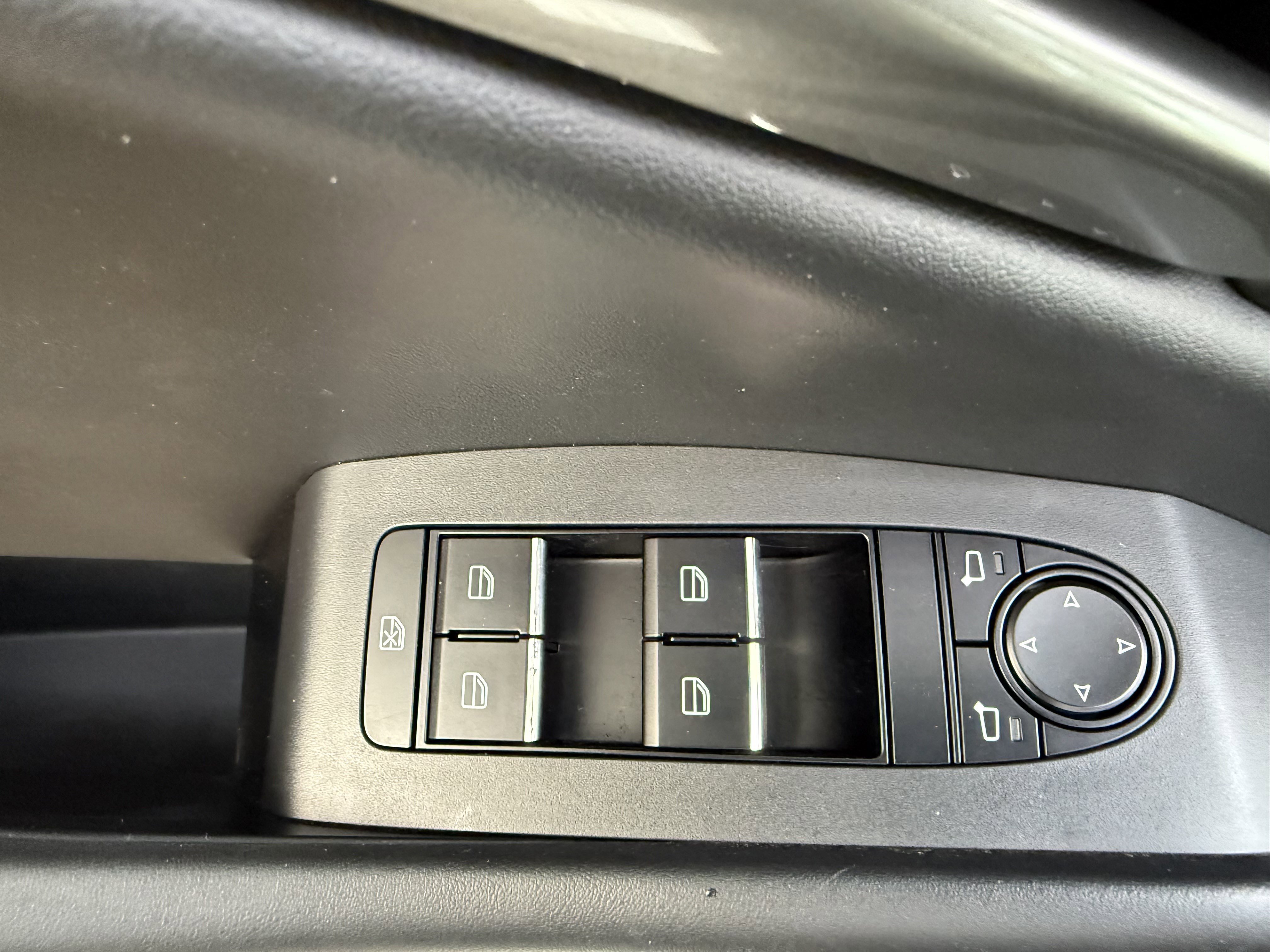 Used 2023 MAZDA MAZDA3 s image 10