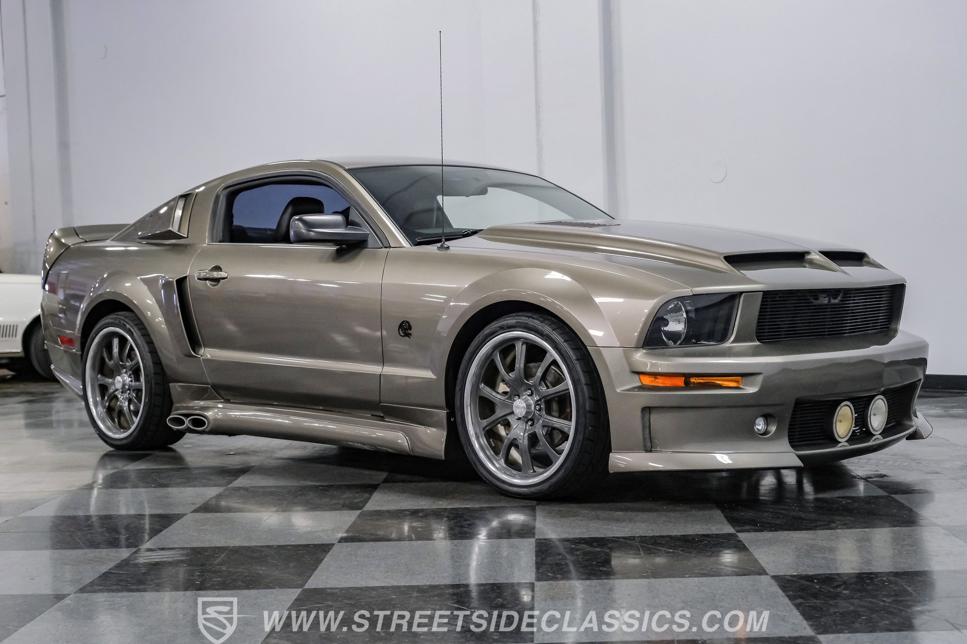Used 2005 Ford Mustang GT image 15