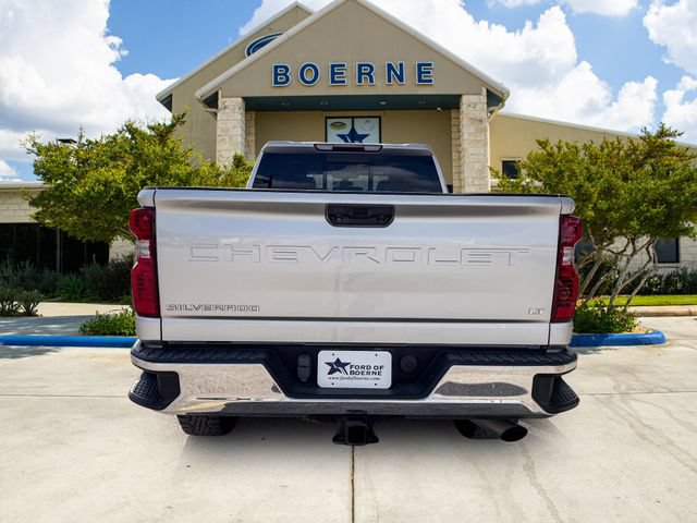 Used 2022 Chevrolet Silverado 2500 LT w/ Convenience Package AWD/4WD image 3
