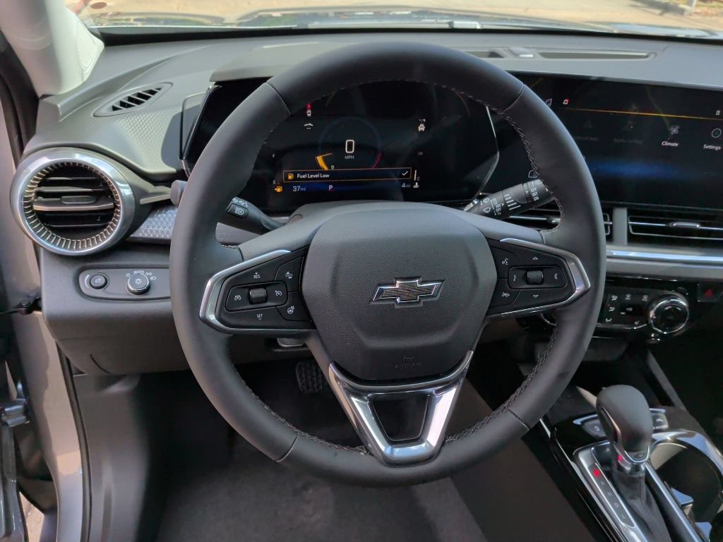 New 2026 Chevrolet Trax ACTIV w/ Sunroof Package FWD image 16