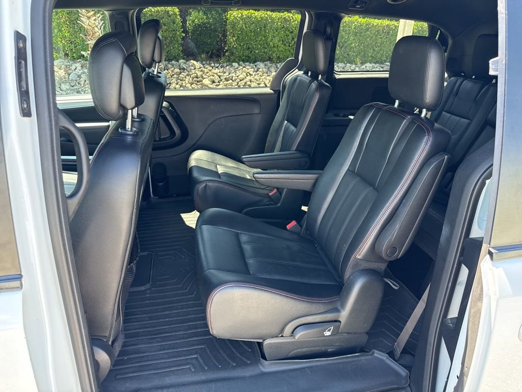 Used 2016 Dodge Grand Caravan R/T FWD image 23