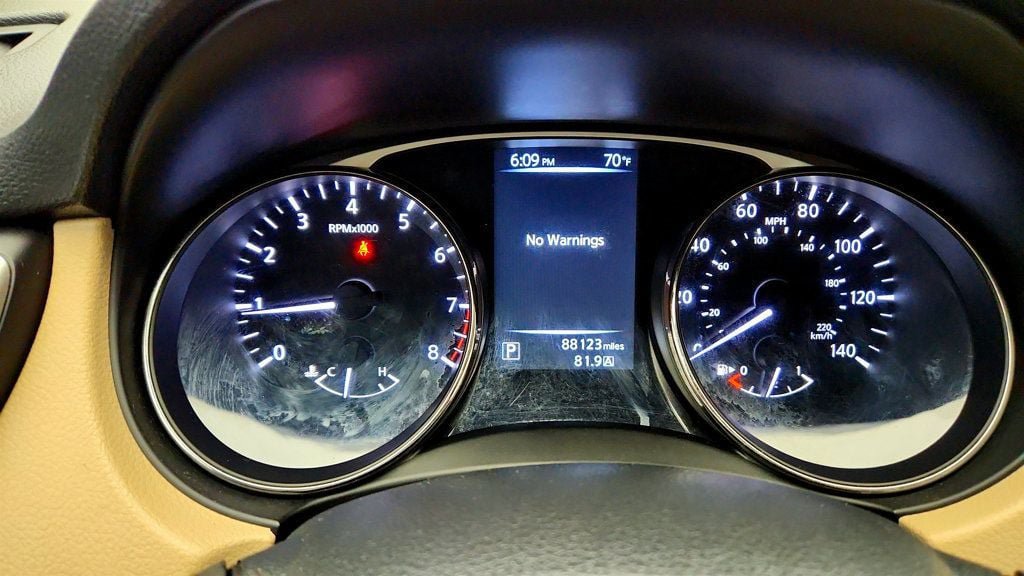 Used 2016 Nissan Rogue SV AWD/4WD image 14
