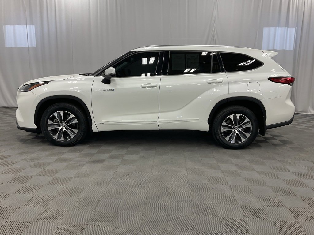 Used 2021 Toyota Highlander XLE image 12
