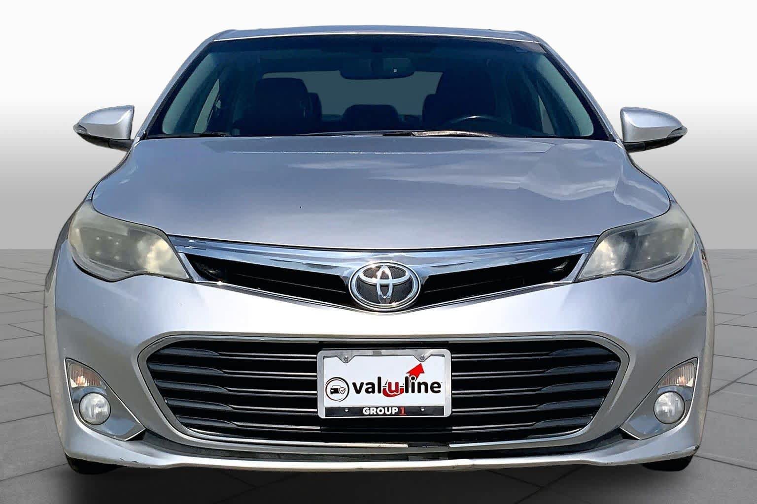 Used 2013 Toyota Avalon XLE Touring FWD image 4