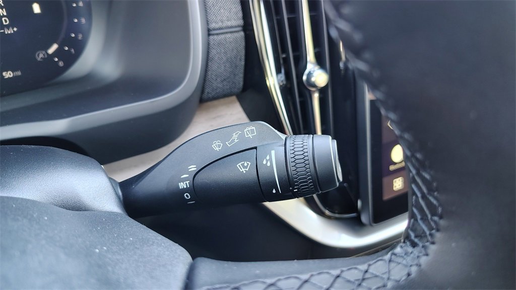 New 2026 Volvo XC90 B6 Plus image 17