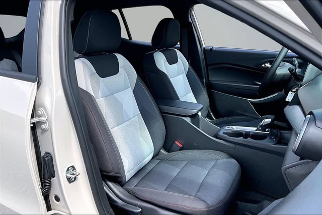 New 2026 Chevrolet Trax RS w/ Sunroof Package FWD image 11