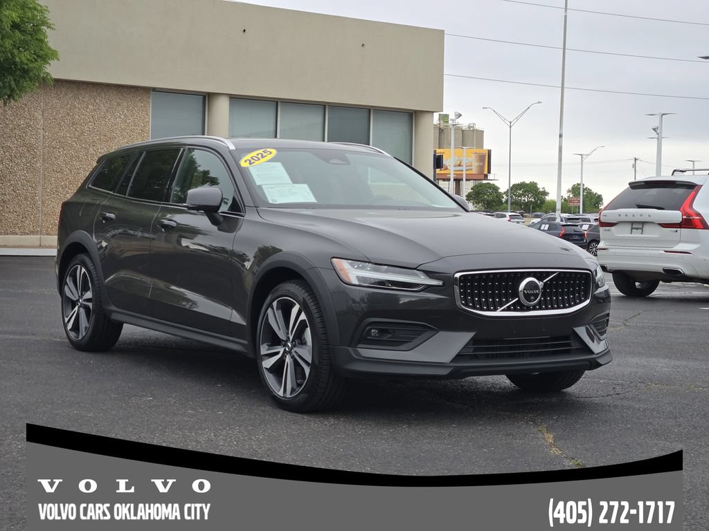 Certified 2025 Volvo V60 B5 Cross Country Plus AWD/4WD image 2