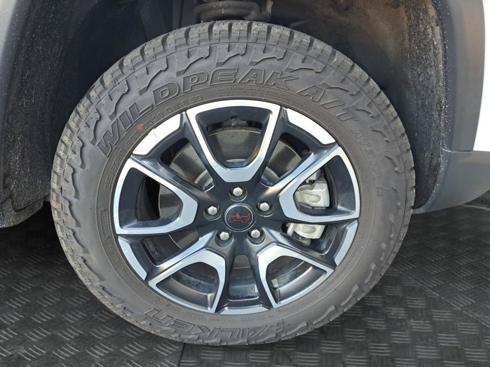 Used 2025 Jeep Compass Trailhawk AWD/4WD image 19
