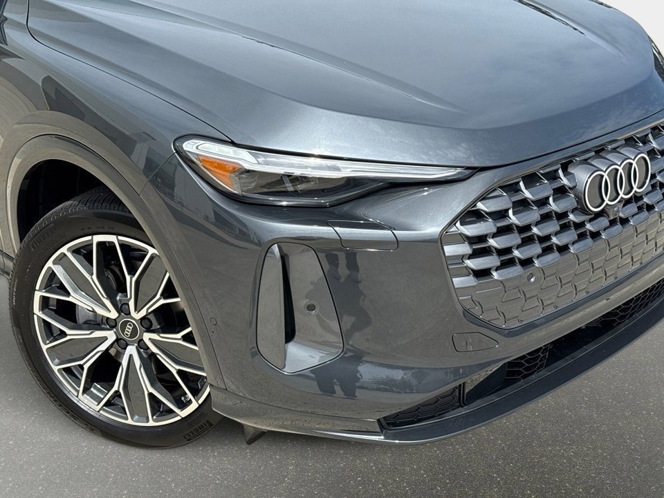 Certified 2025 Audi Q5 2.0T Premium Plus w/ Premium Plus image 22