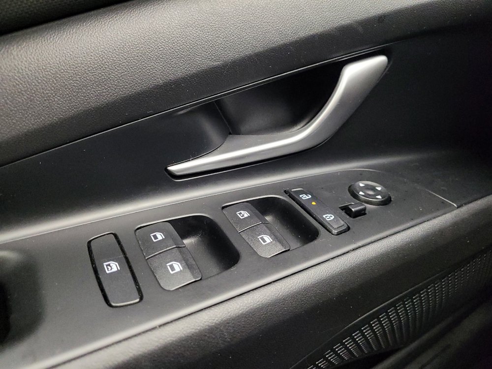 Used 2025 Hyundai Elantra SEL FWD image 27