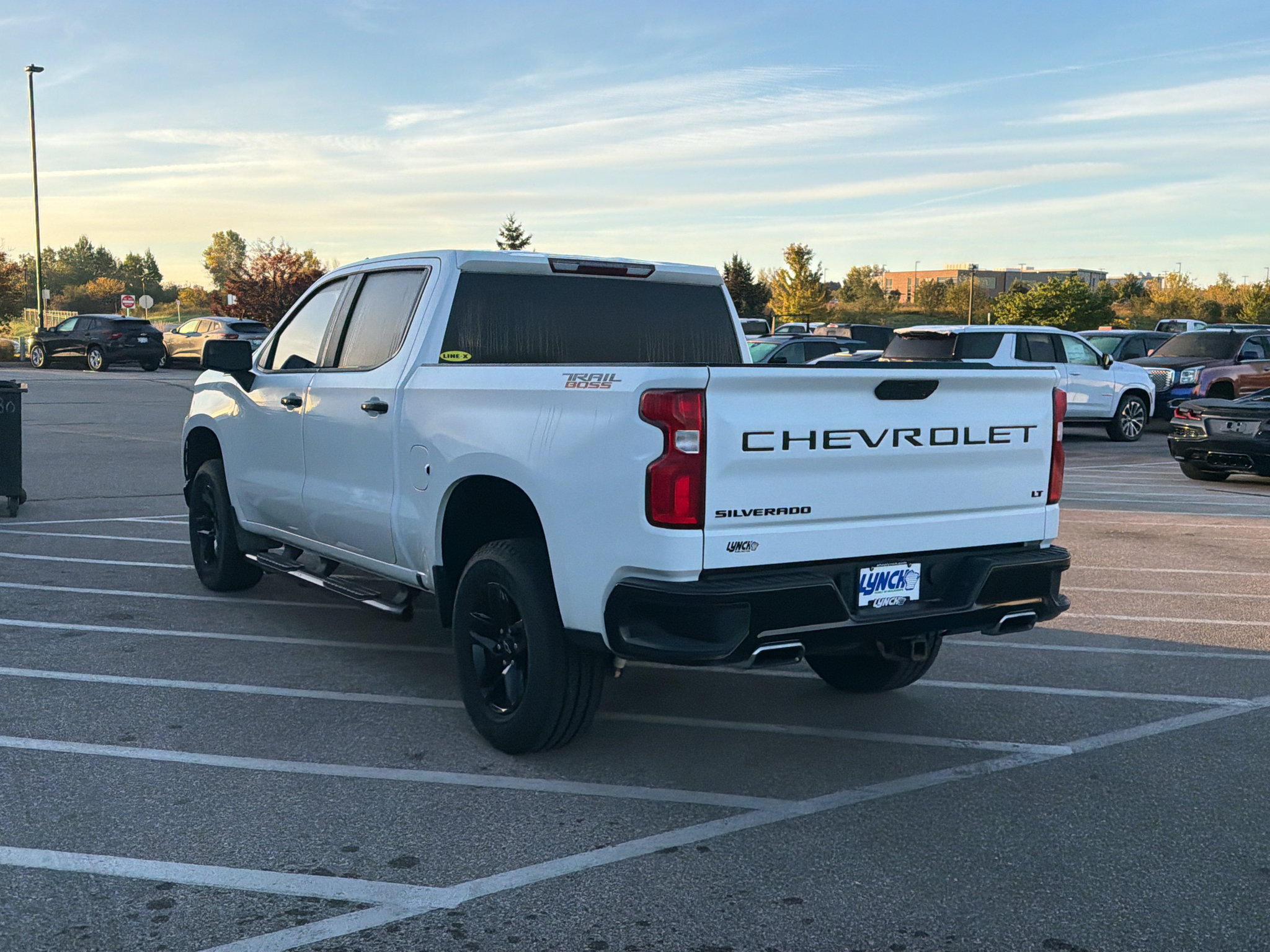 Used 2020 Chevrolet Silverado 1500 LT Trail Boss w/ LPO, Dark Essentials Package AWD/4WD image 3