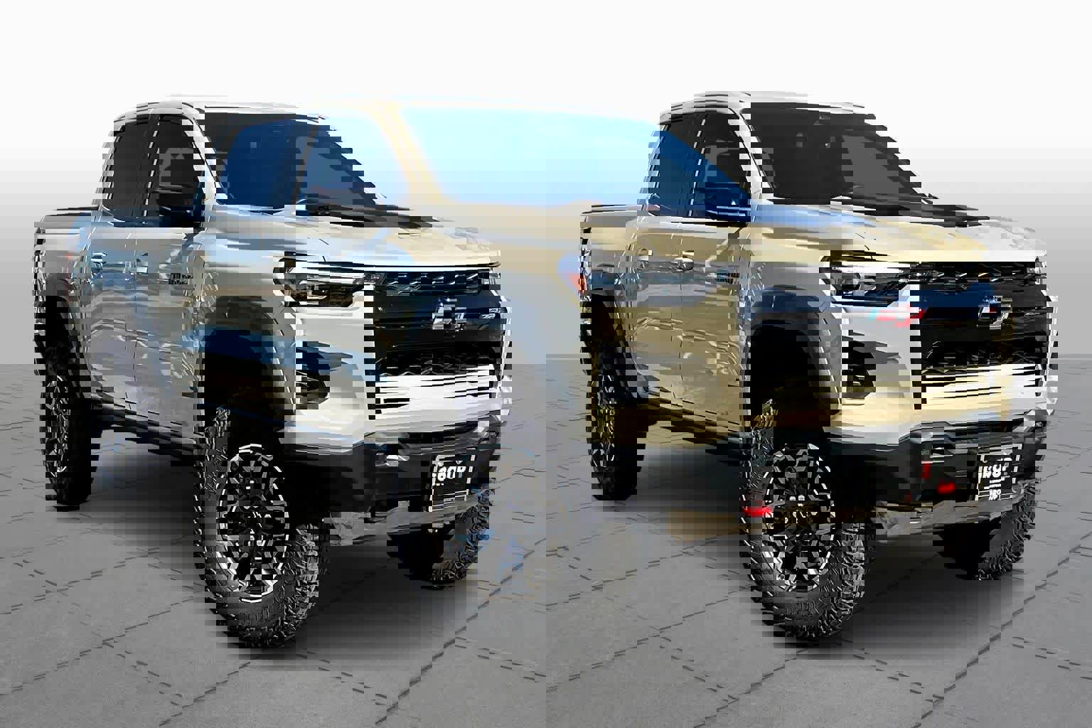 Used 2024 Chevrolet Colorado ZR2 w/ Technology Package image 2