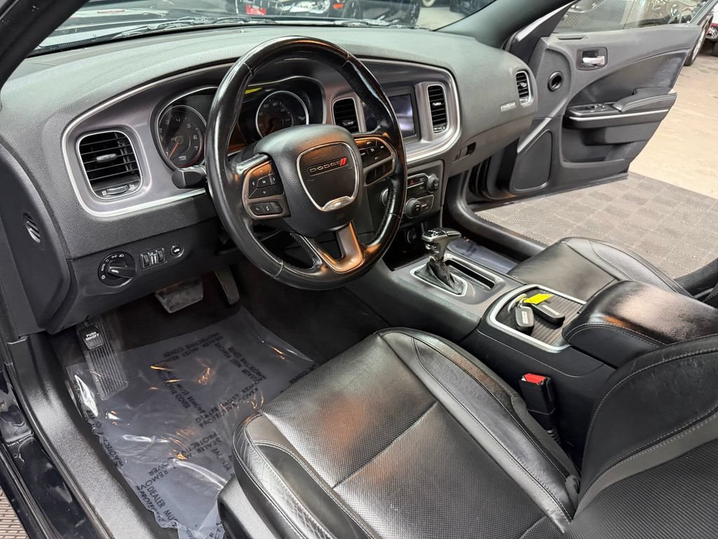 Used 2020 Dodge Charger SXT w/ Leather Interior Group RWD image 35