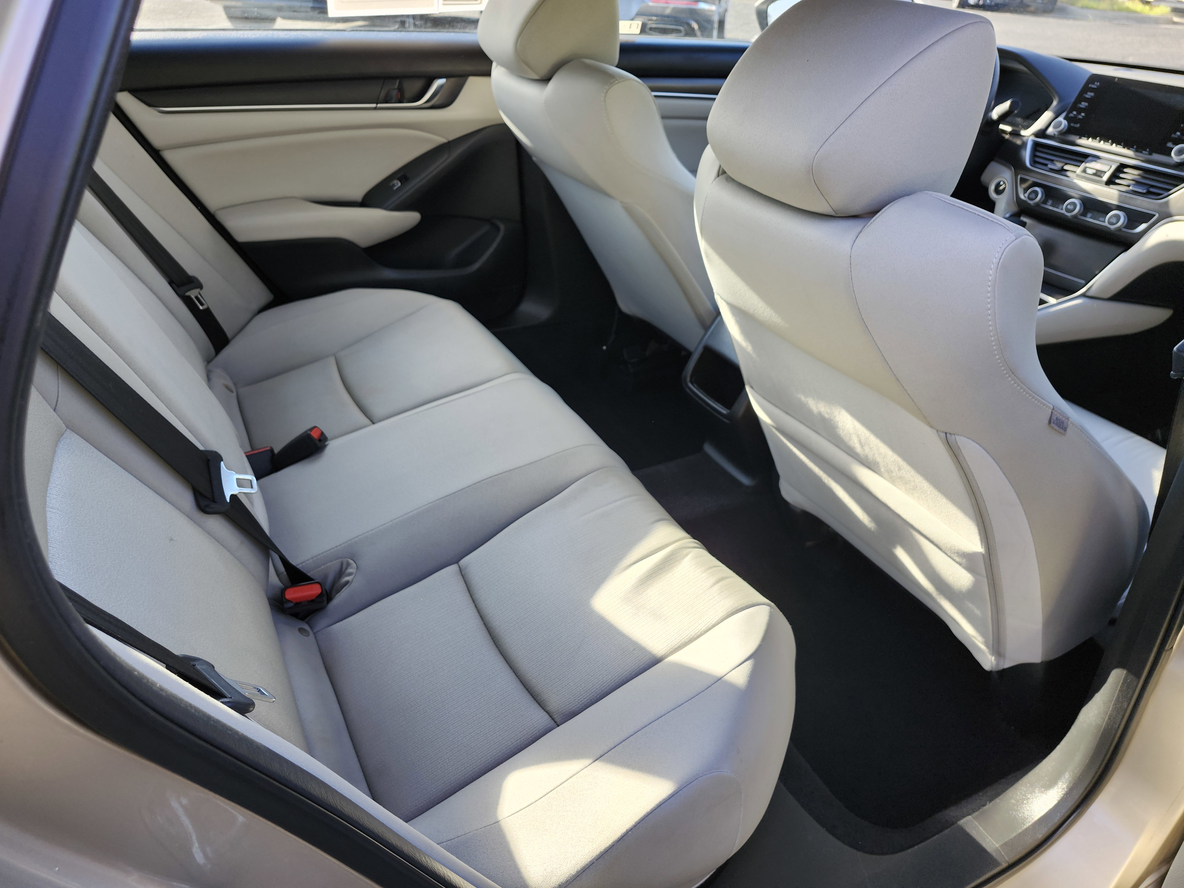 Used 2018 Honda Accord LX image 19