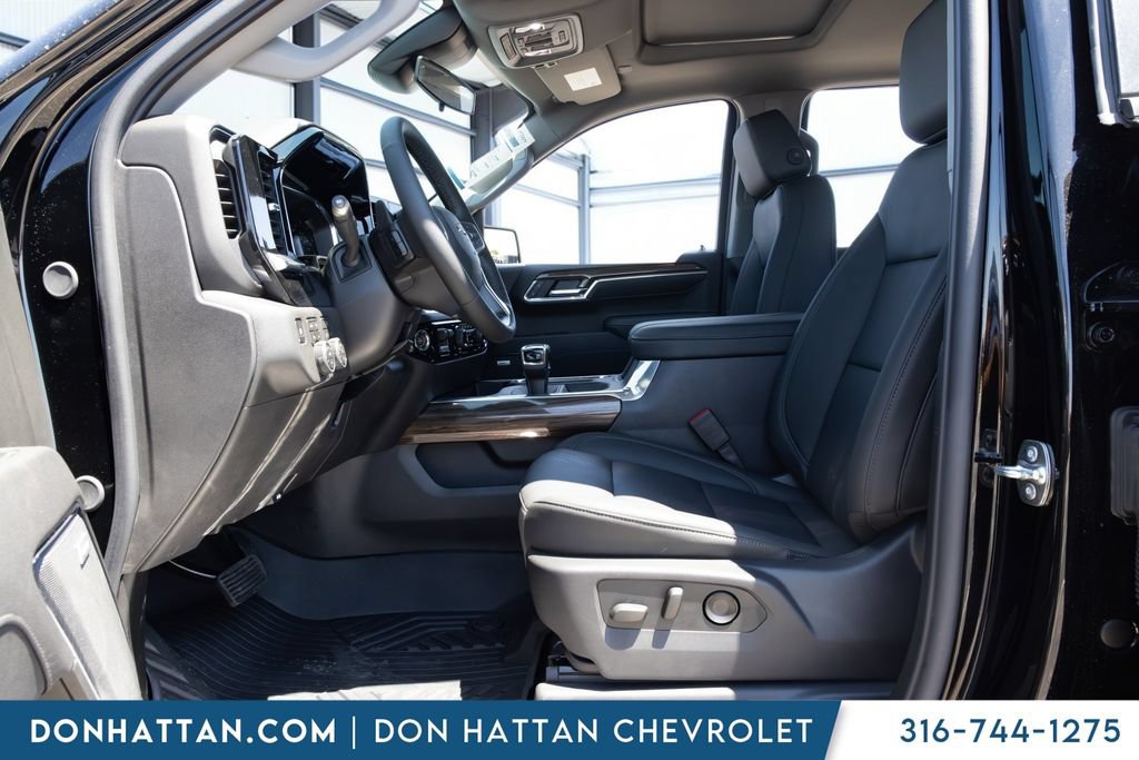New 2026 Chevrolet Silverado 1500 LT Trail Boss w/ Convenience Package II AWD/4WD image 3