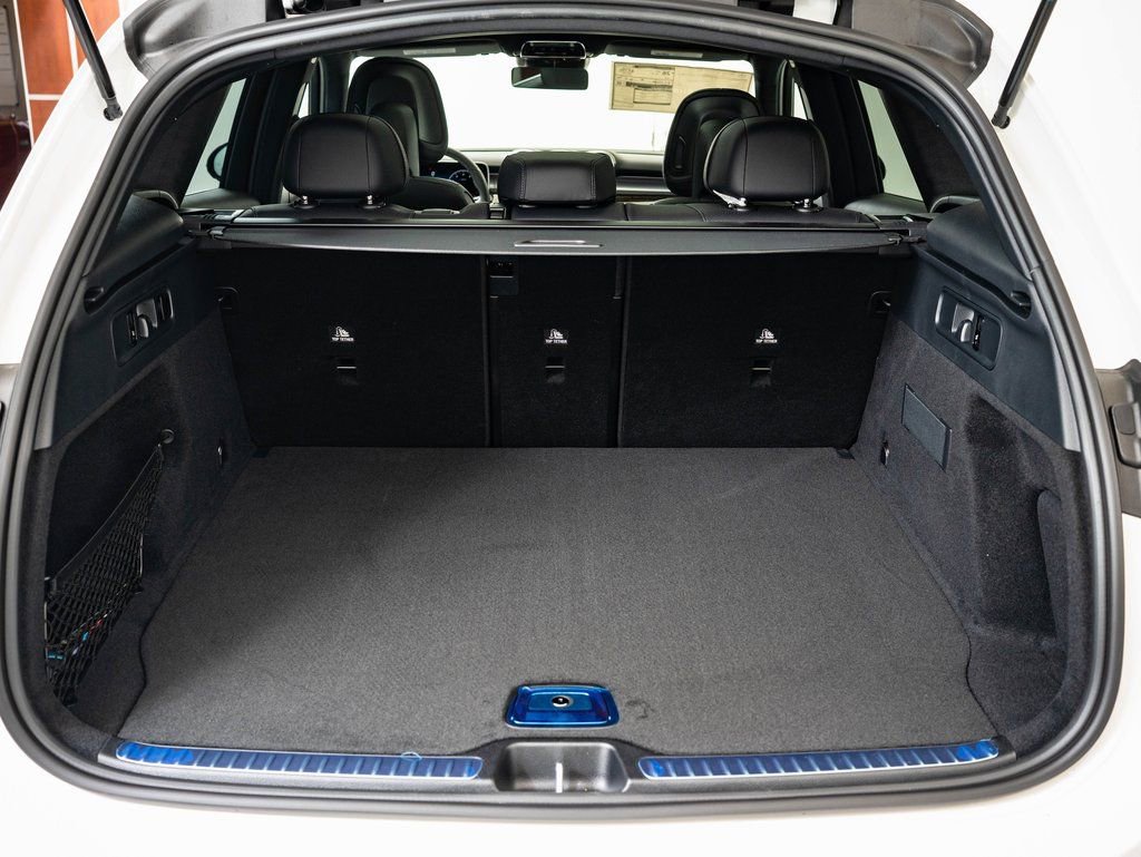 Used 2025 Mercedes-Benz GLC 300 4MATIC image 19