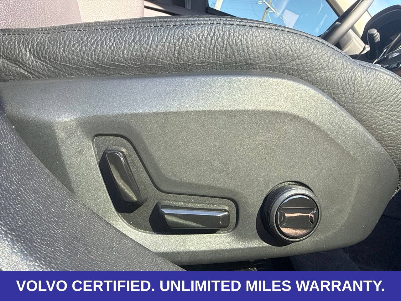 Certified 2024 Volvo S60 B5 Plus w/ Climate Package FWD image 11