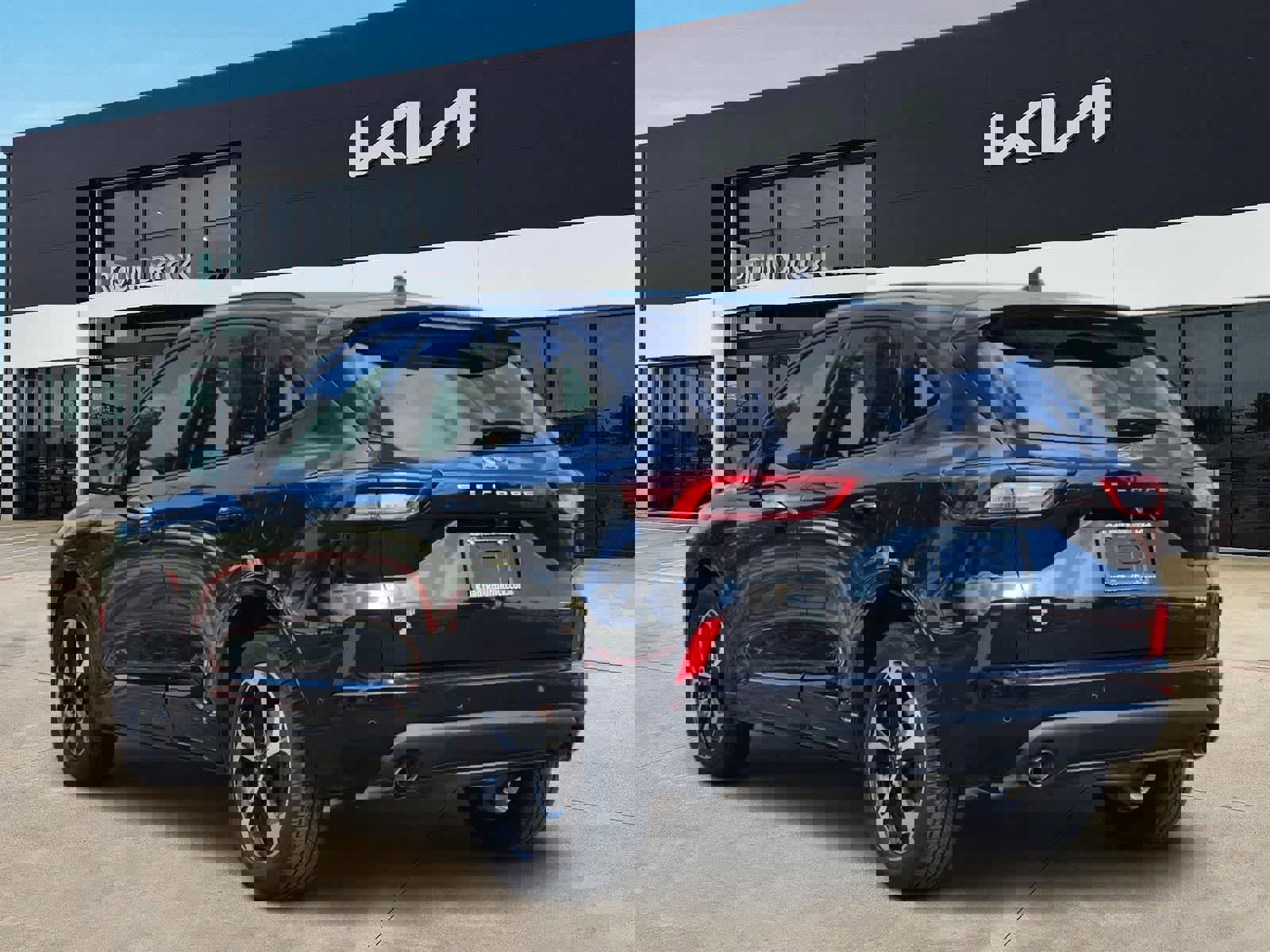 Used 2023 Ford Escape ST-Line Elite w/ Premium Technology Package image 5