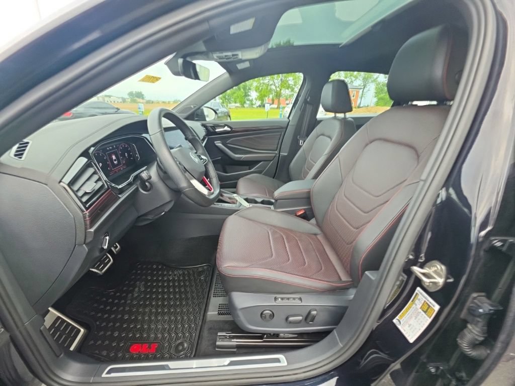 Used 2024 Volkswagen Jetta GLI Autobahn FWD image 13