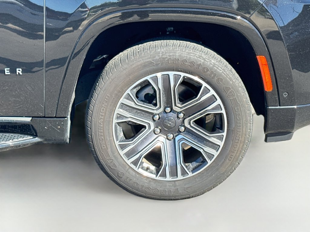 Used 2024 Jeep Wagoneer Series II RWD image 25