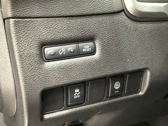 Used 2023 Nissan Murano SV image 18