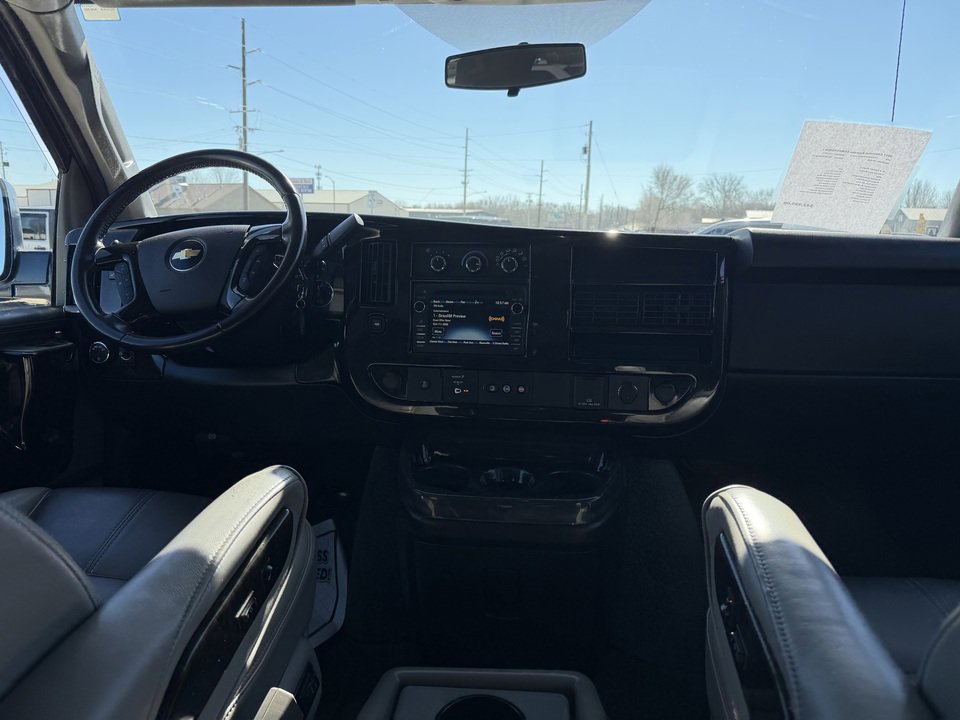 Used 2017 Chevrolet Express 2500 image 15