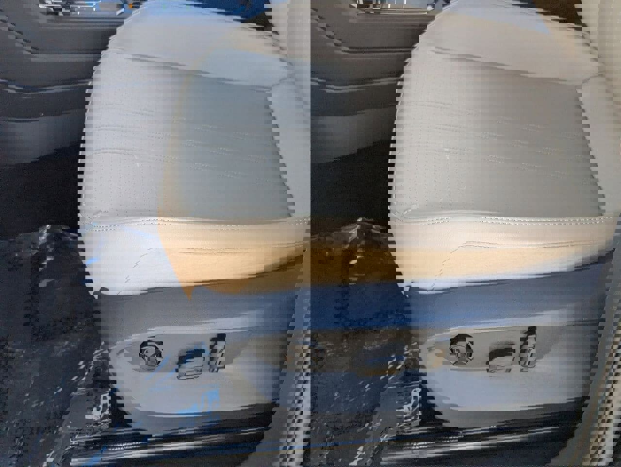 Used 2023 Volkswagen Tiguan SE FWD image 21