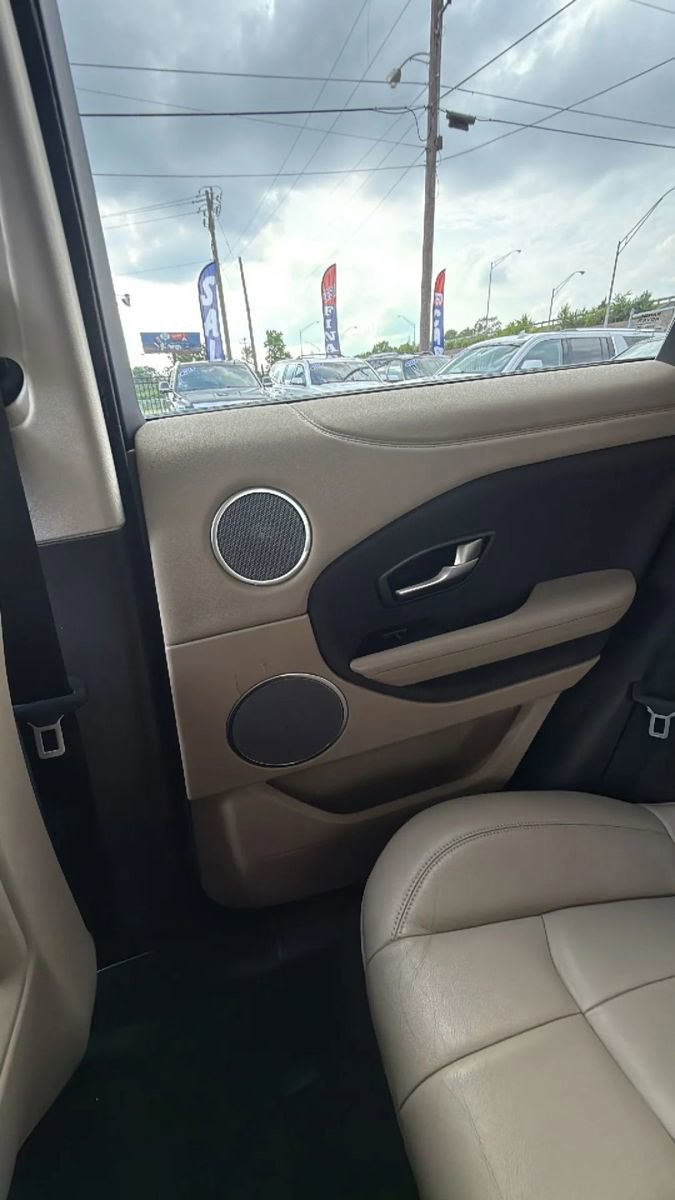 Used 2019 Land Rover Range Rover Evoque SE Premium image 46