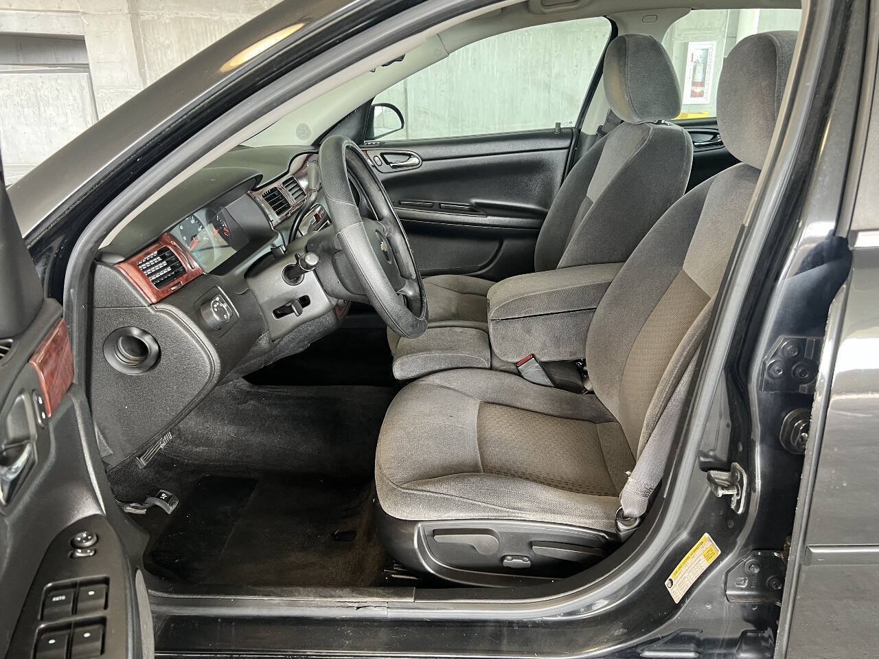 Used 2009 Chevrolet Impala LS FWD image 10