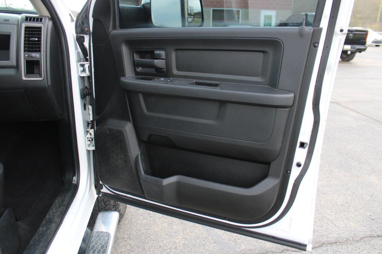 Used 2018 RAM 2500 Tradesman w/ Chrome Appearance Group image 37