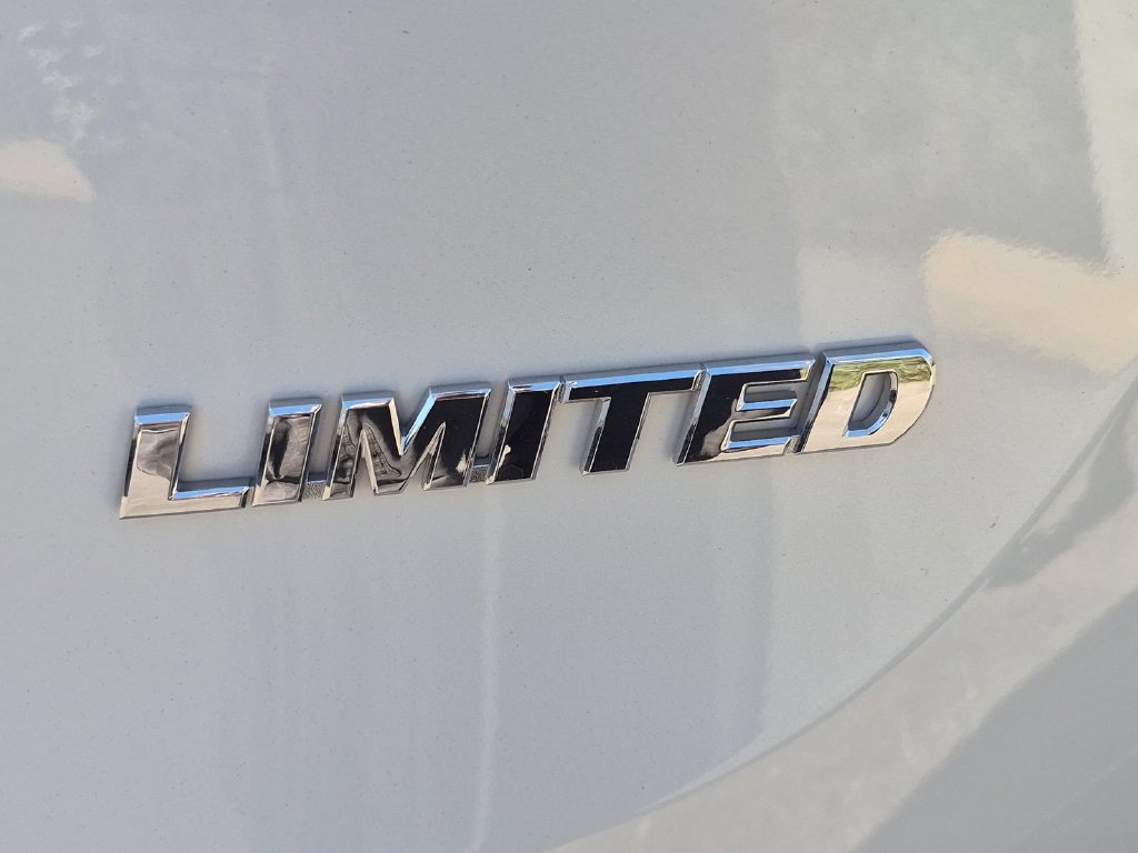 Used 2015 Toyota RAV4 Limited w/ Technology Package FWD image 24