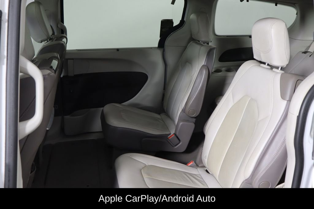 Used 2018 Chrysler Pacifica Touring-L Plus w/ Tire & Wheel Group image 8