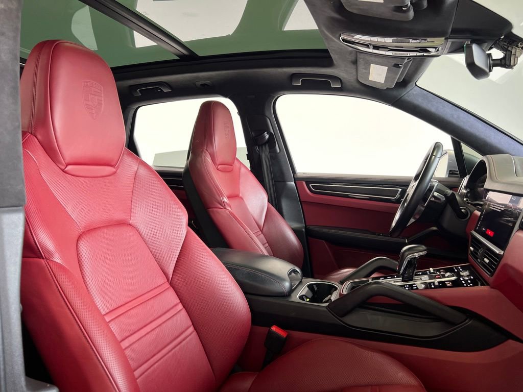 Used 2021 Porsche Cayenne GTS w/ Premium Package Plus image 23