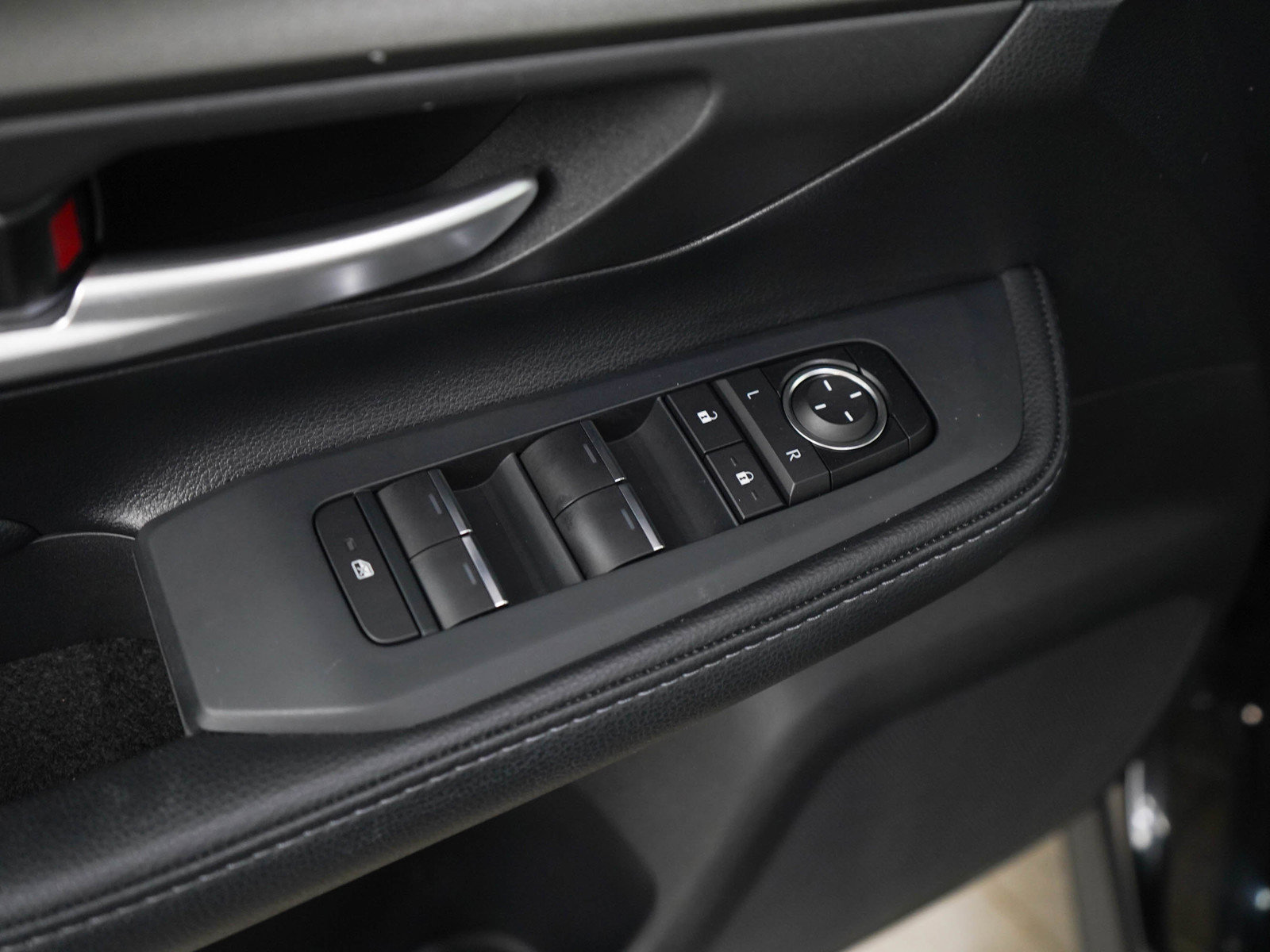 Used 2025 Toyota Grand Highlander AWD image 21