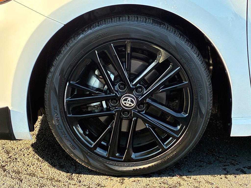 Used 2025 Toyota Camry SE FWD image 9