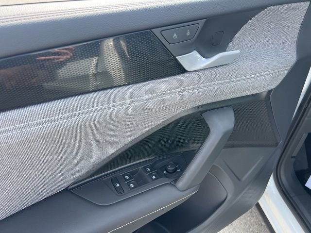 Certified 2025 Volkswagen Tiguan S image 25