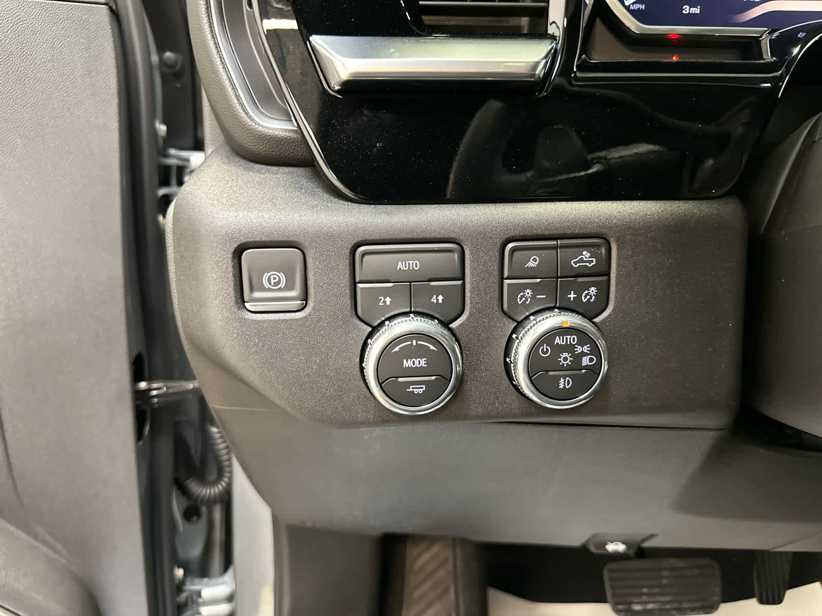 New 2026 GMC Sierra 1500 SLT w/ SLT Convenience Package image 14