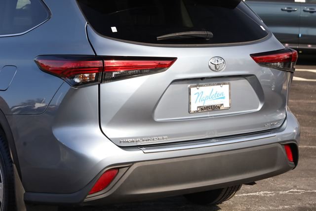 Used 2022 Toyota Highlander LE image 7