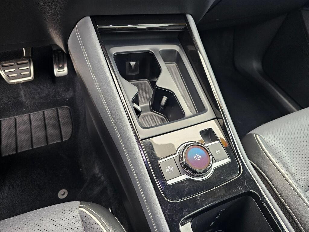 Certified 2025 Volkswagen Tiguan SEL R-Line AWD/4WD image 23