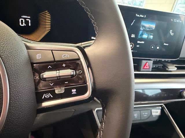 New 2026 Kia Carnival FWD image 17