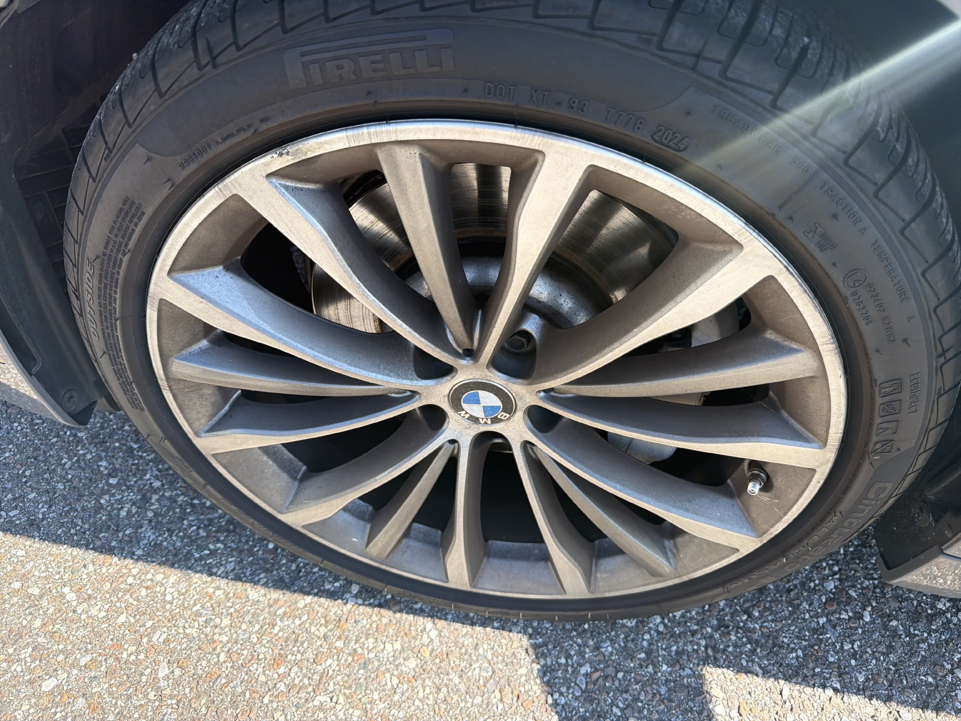Used 2021 BMW 530i w/ Premium Package RWD image 10