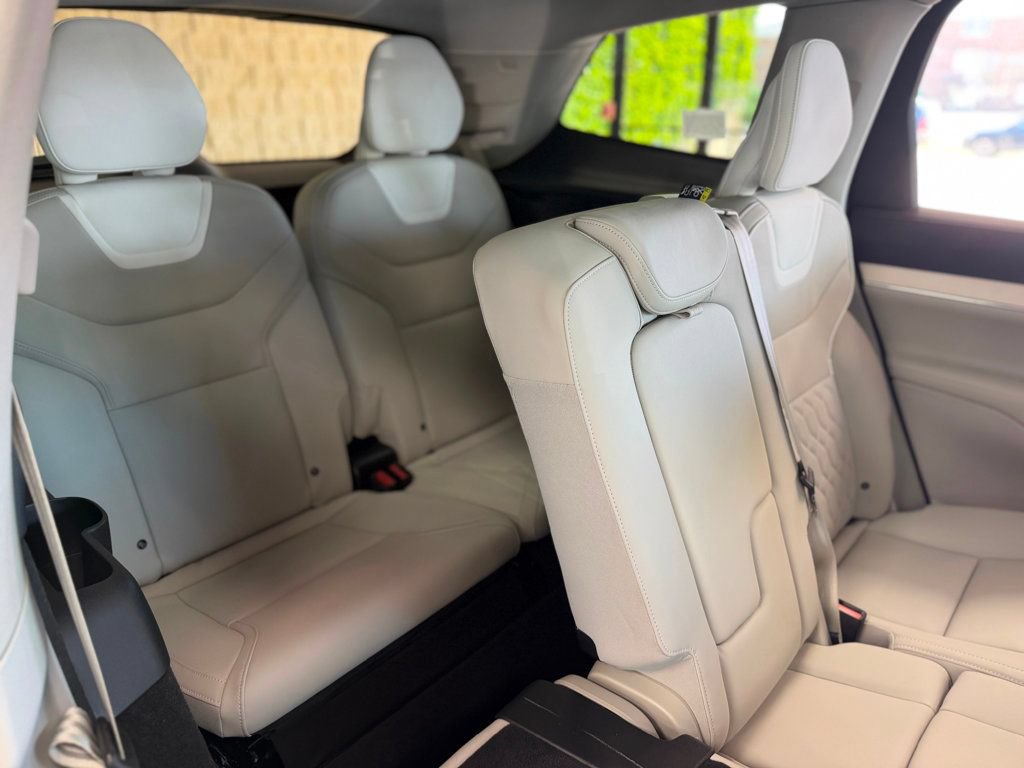 Used 2025 Volvo EX90 Plus AWD/4WD image 19