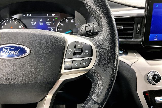 Used 2021 Ford Explorer XLT w/ Equipment Group 202A AWD/4WD image 13
