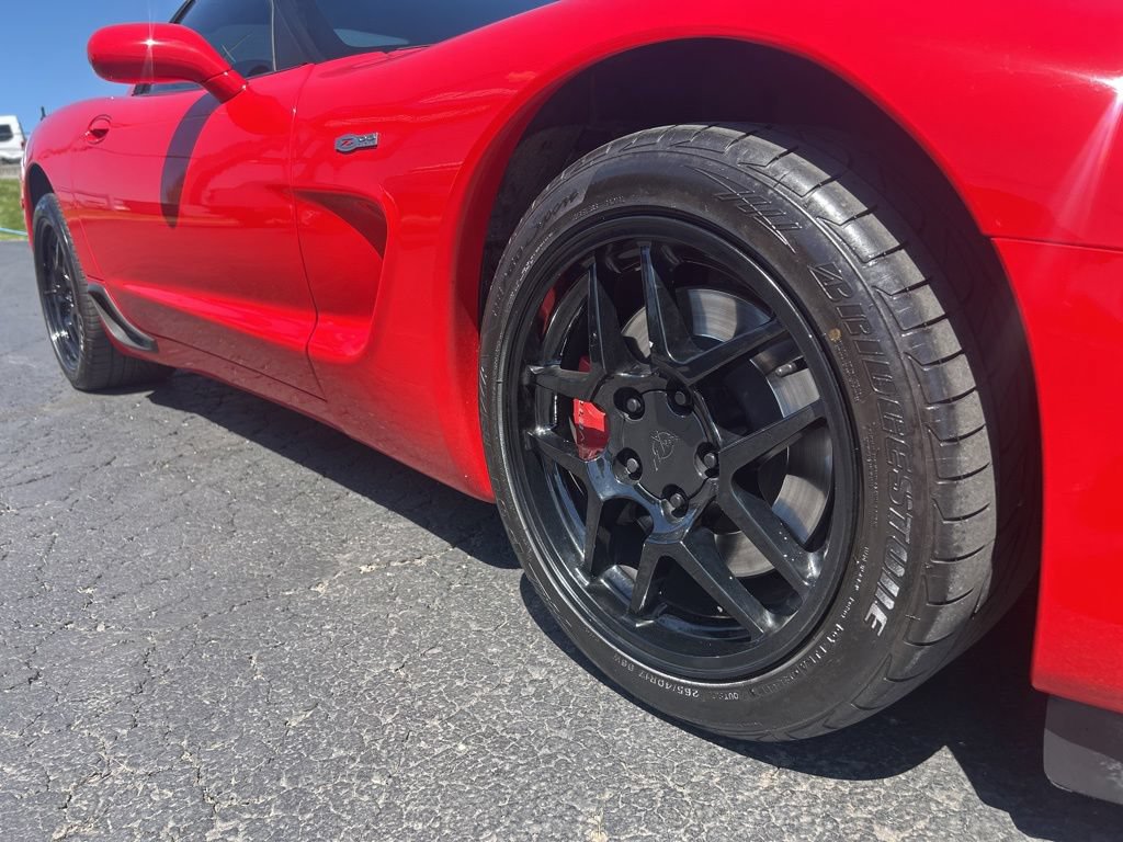 Used 2004 Chevrolet Corvette Z06 w/ Memory Package RWD image 15