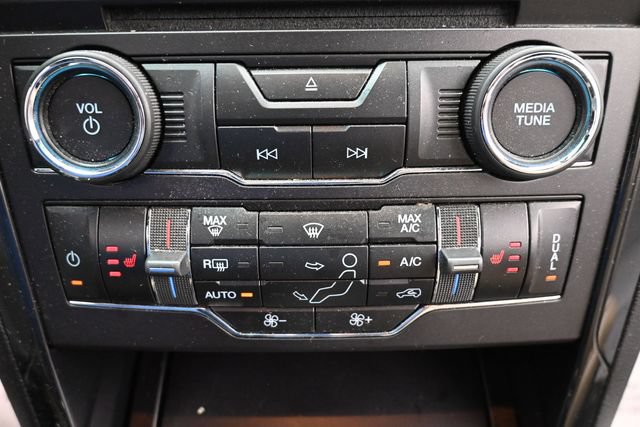 Used 2017 Ford Explorer XLT w/ Equipment Group 202A AWD/4WD image 19